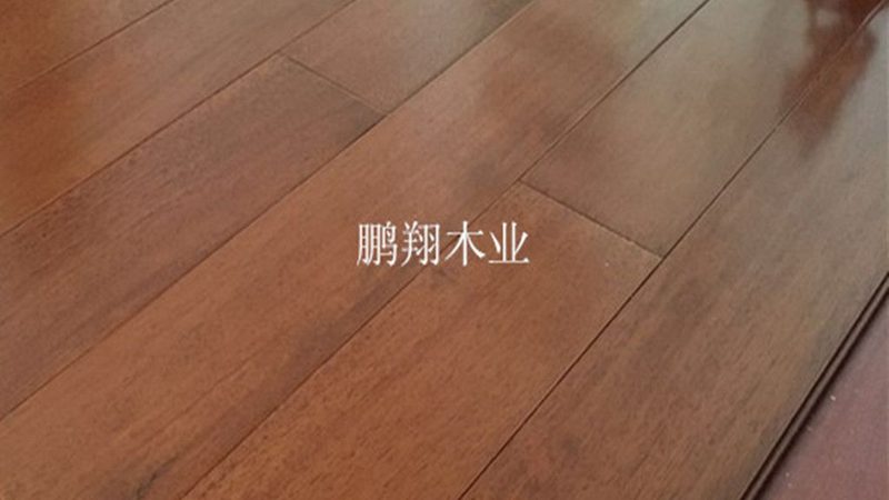 首先，选择一家正规的地板代理渠道至关重要。正规渠道通常具备以下特点：